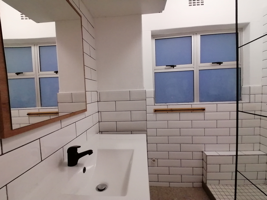 To Let 2 Bedroom Property for Rent in Bloubergrant Western Cape
